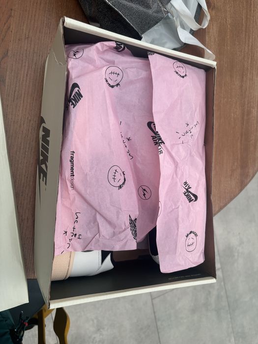 JORDAN 1 LOW TRAVIS SCOTT OLIVE