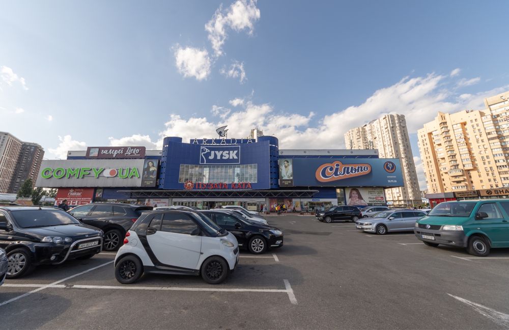 Подобово. Трикімнатна квартира.6 спальних місць.Осокорки -5 хв.Позняки