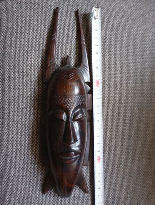 Маска из дерева Африка