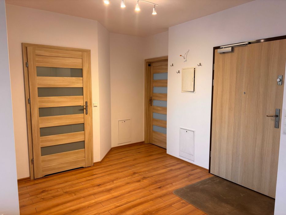 TG Lasowice, nowy budynek z windą, 60 m2