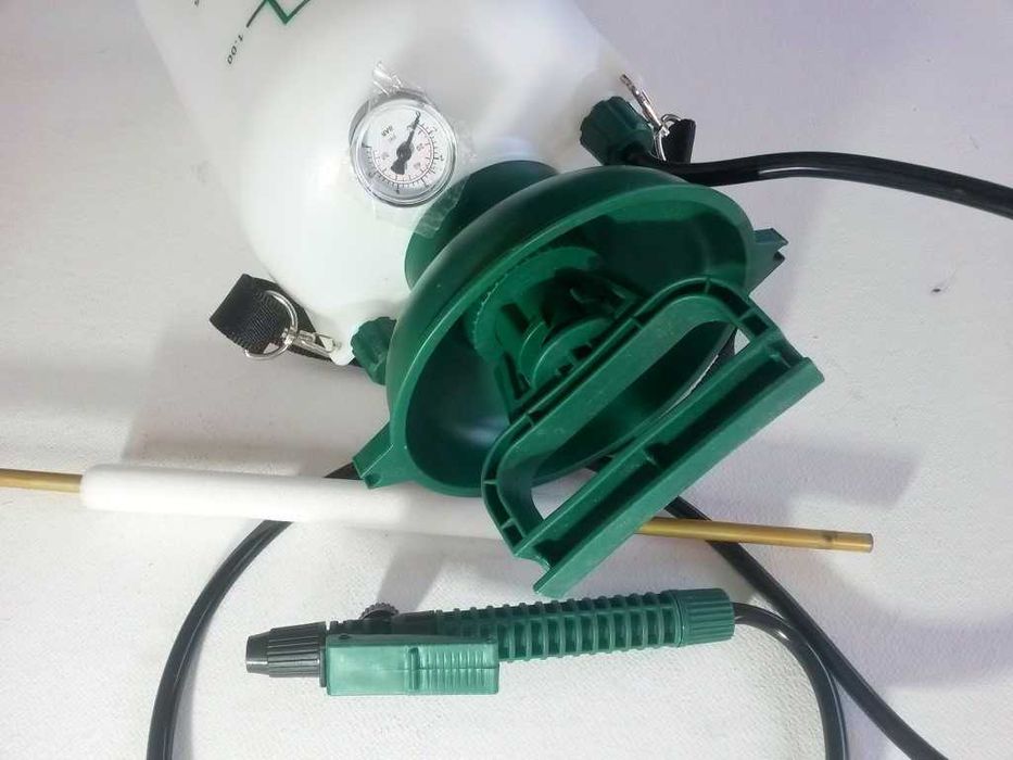 Pulverizador de jardim novo