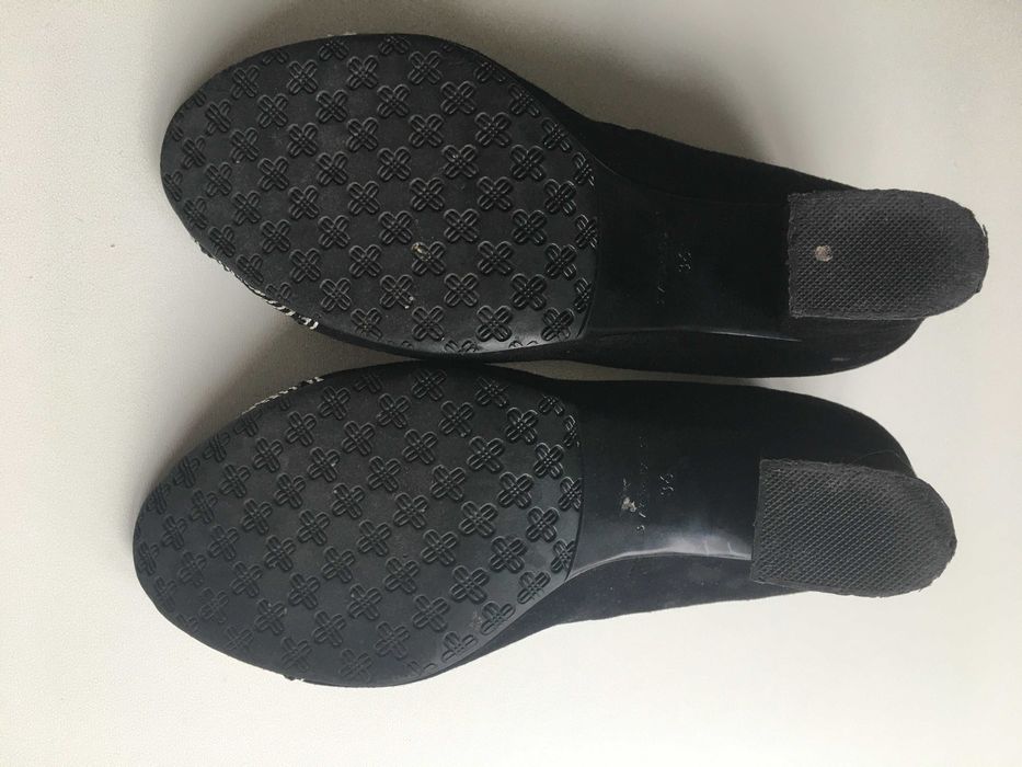 Замшеві туфлі на каблуку stoalos з вишивкою