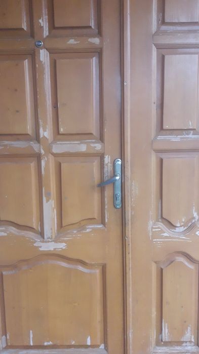 Вхідні дерев'яні двері