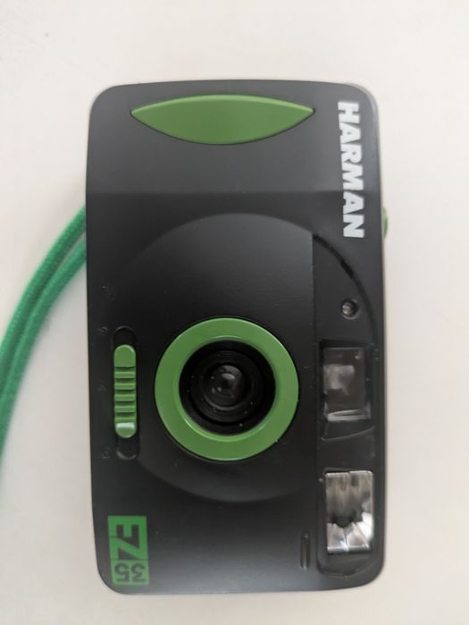 Máquina fotográfica analógica Harman EZ-35