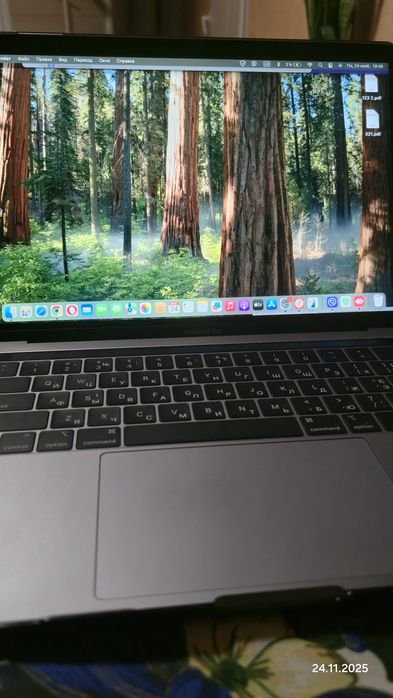 Apple Mac Book Pro touch panel