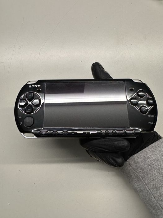 Psp-3004 + carregador + jogo