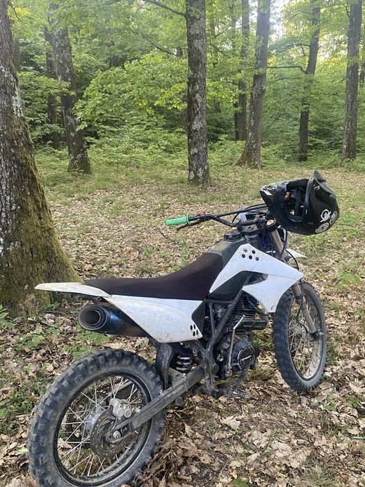 Продаю мотоцикл crdx 200
