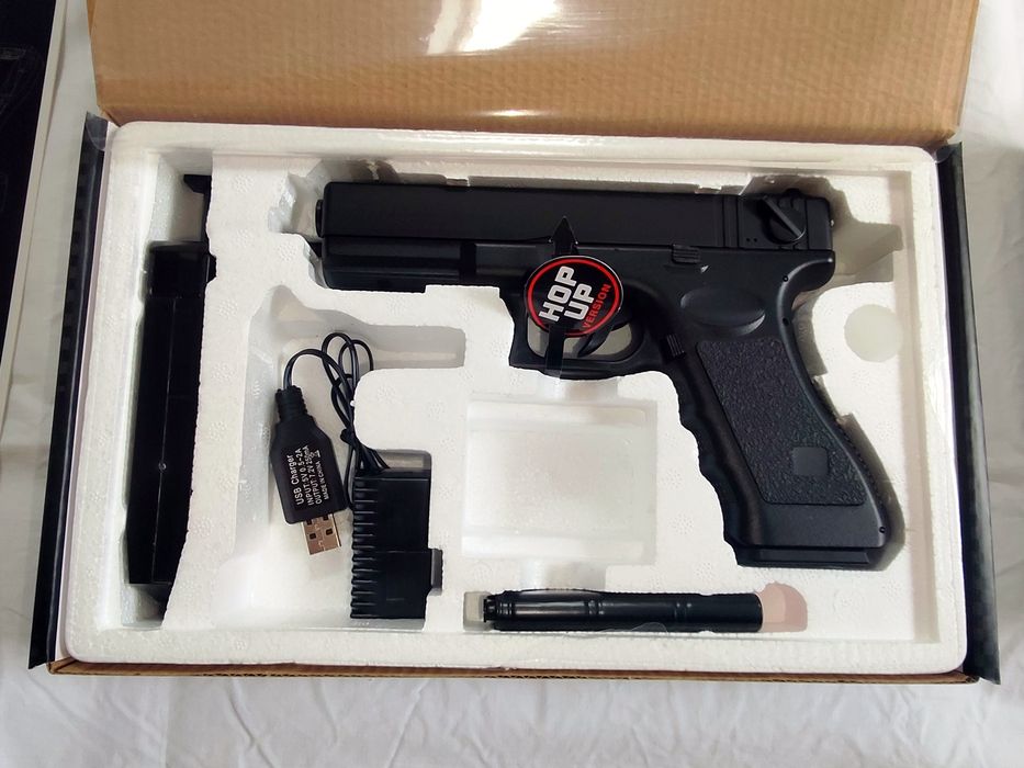Pistola de airsoft elétrica NOVO CM123  CM030