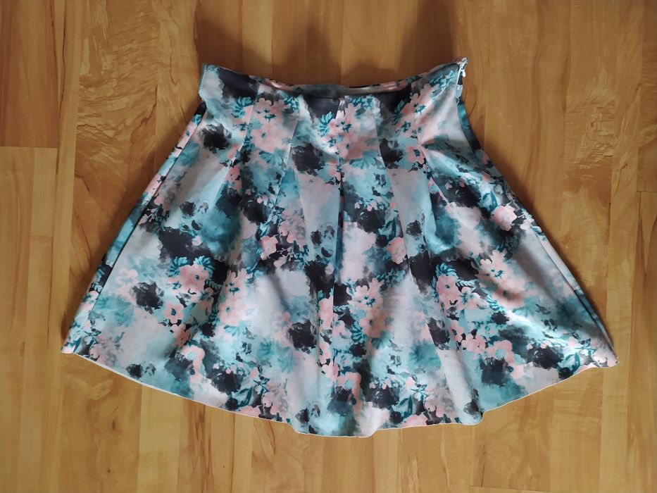 Spódniczka na zamek w kwiaty