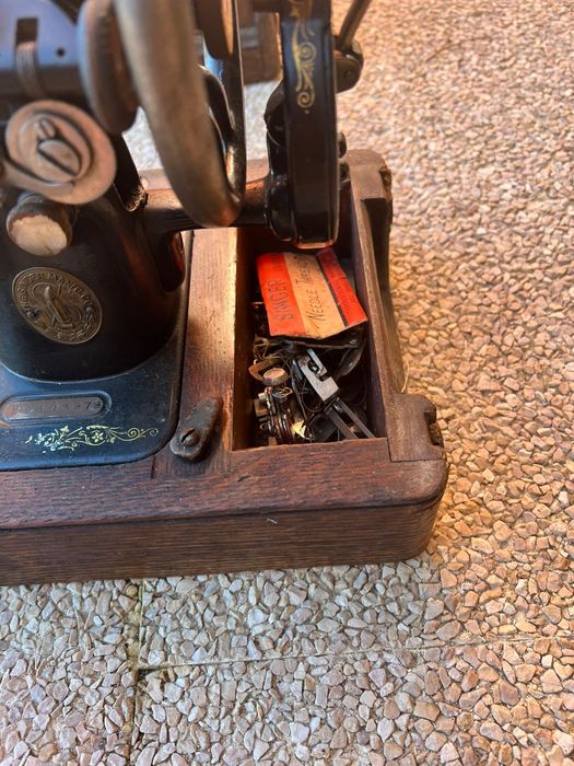 Máquina de costura antiga