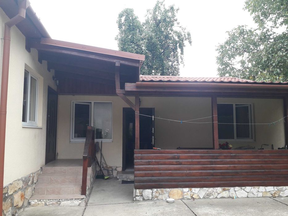 Будинок в Закарпатті продам/здам посуточно або на довготривалий строк.