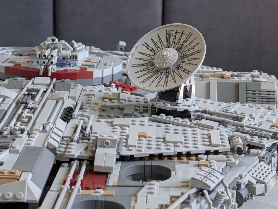Klocki Star Wars millenium falcon 75192 + figurki 7541 elementów