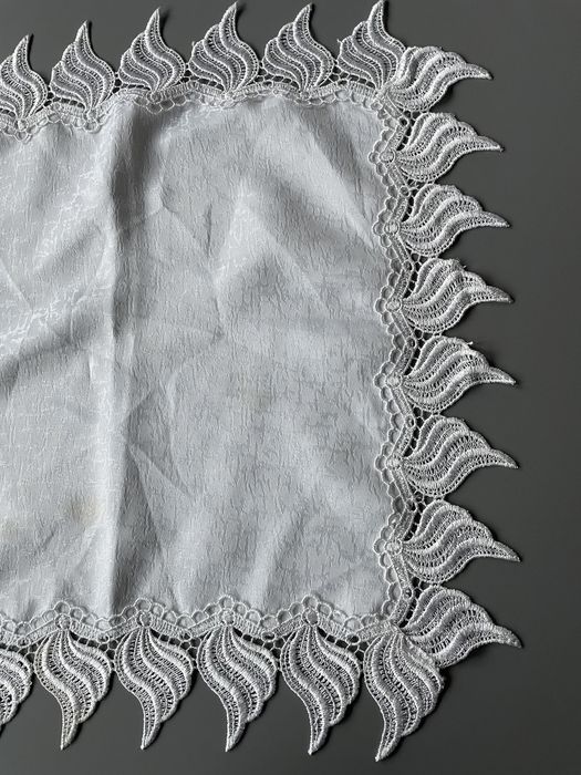 Bieznik obrus serweta 100x50 biały azur gipiura  haft