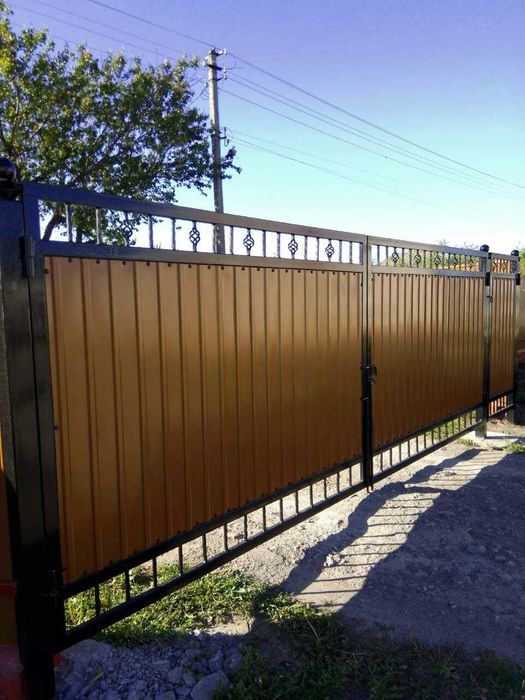 Паркан під Дерево Золотий Дуб