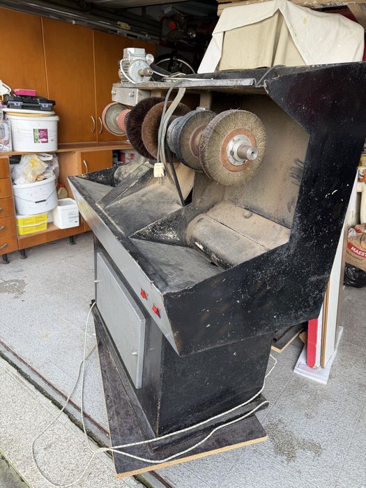 Maquina de sapateiro lixadora com aspiração