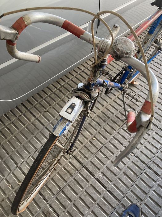 Bicileta antiga motobecane