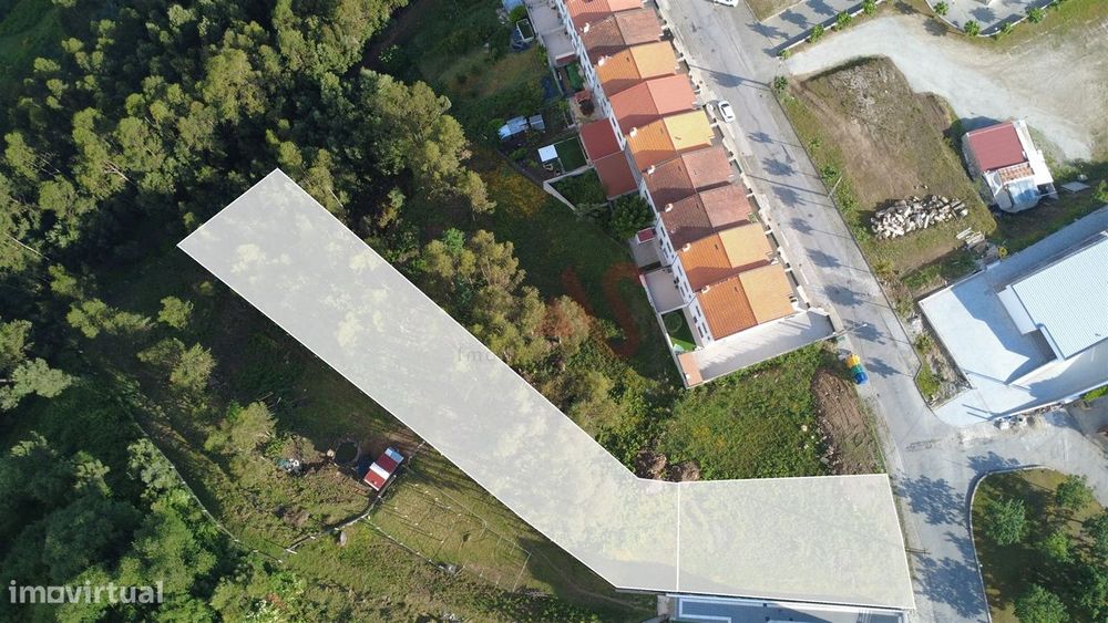 Terreno para construção com 2.472,45 m2, em Barrosas (Santo Estêvão), — Paços de Ferreira, Porto