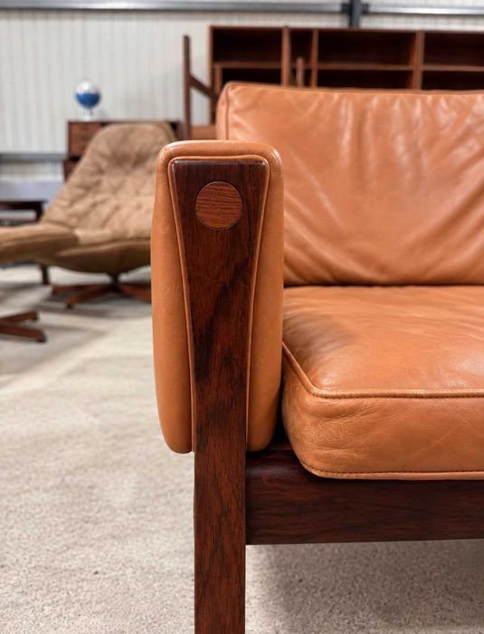 Sofá em Pau Santo do Hans Wegner Mod AP62