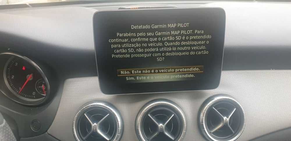 Mercedes-Benz Cartão GPS SD V20 2023 com Radares