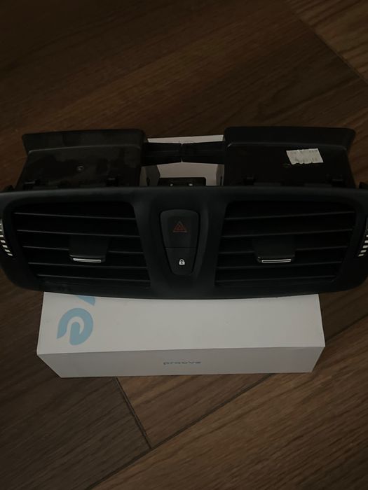 Рено Меган 3 дефлектор центрального повітряпроводу