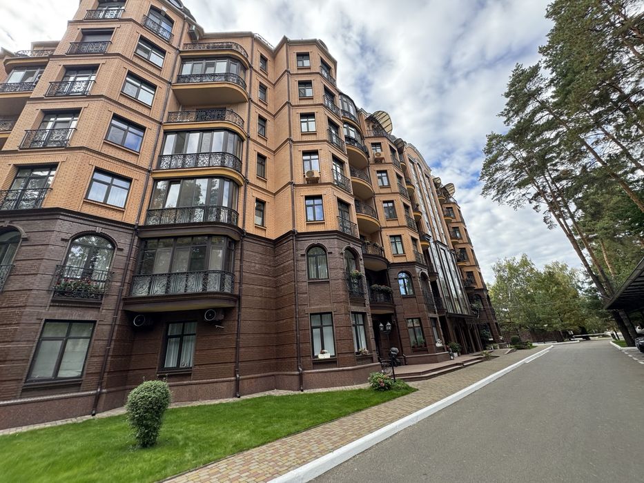 Продам квартиру 61 м2  бізнес-класу з ремонтом ,закритий ЖК «Соборний», автономність,Бровари центр,без %