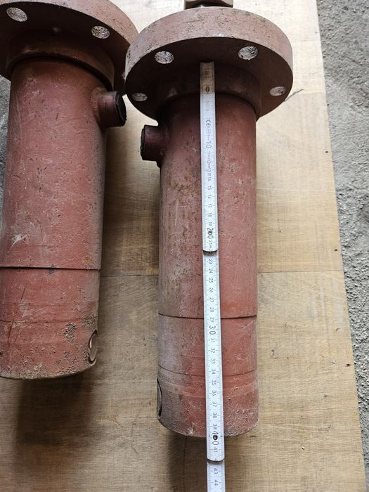 Siłowniki hydrauliczne