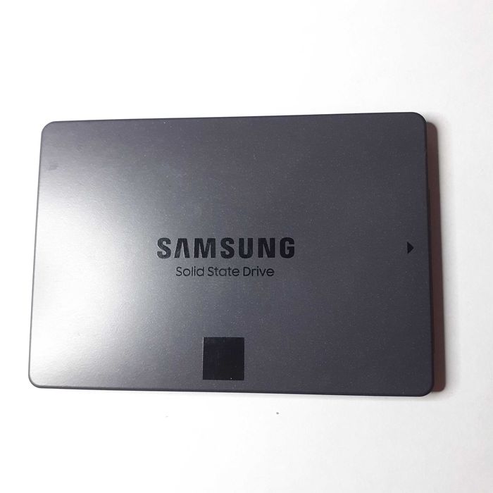 Dysk SSD Samsung 870 QVO 1TB 2.5" SATA III (MZ-77Q1T0BW). 0 godzin pracy.14.7.26.1