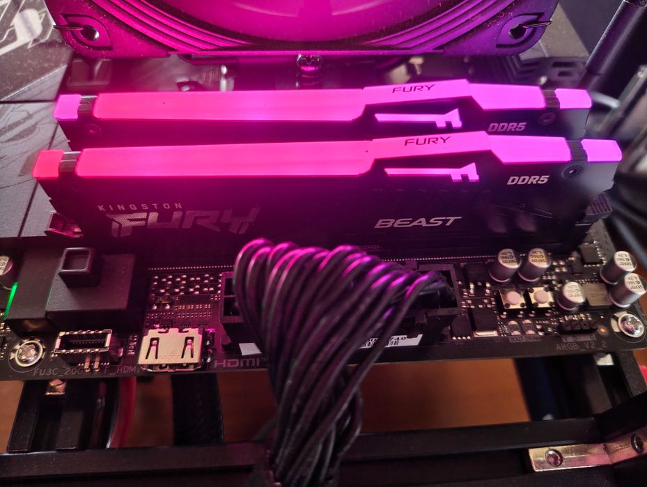 Kingston FURY Beast RGB EXPO KIT 2 x DDR5, 16GB até 5800 MHz
