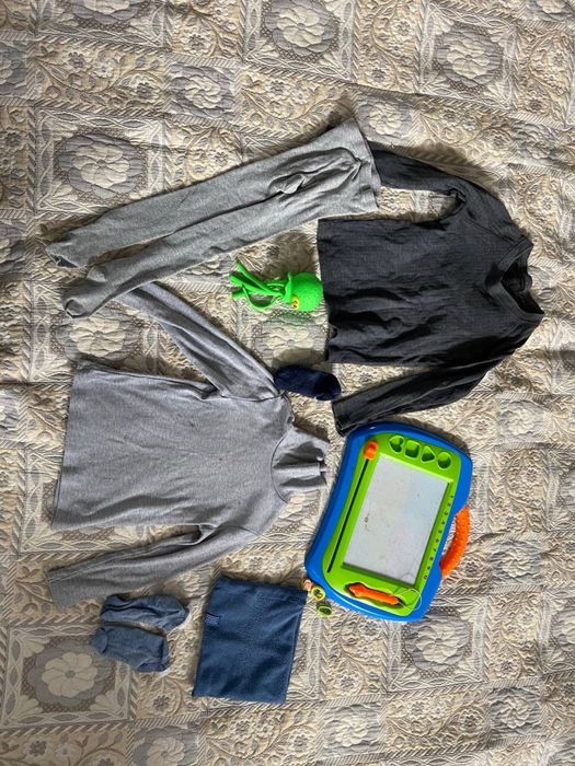 Безкоштовно на хлопчика, зріст 110, одяг для дому, іграшки