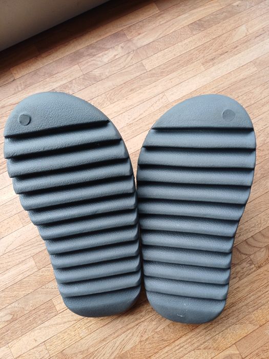 Klapki Yezzy Slide rozmiar 38