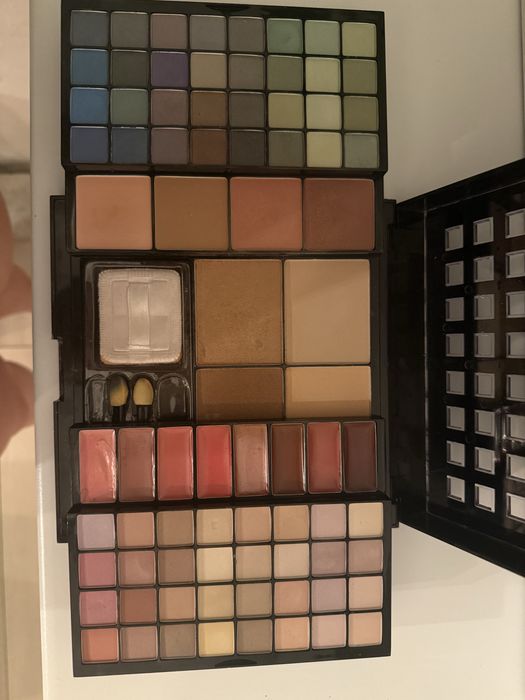 Палетка теней ruby rose