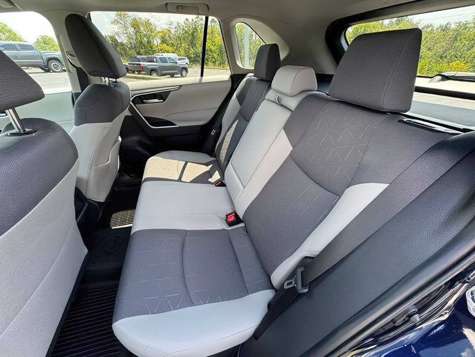 Toyota RAV4 2.5 Hybrid      2023