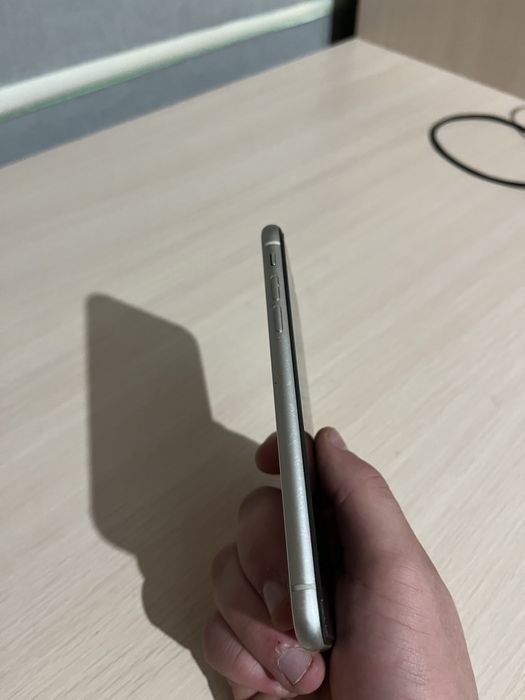 Айфон 11 на 64 гб памяті