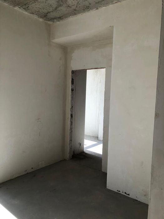 Продам 2 з кімнатну квартиру площею 64 м2 , будинок зданий