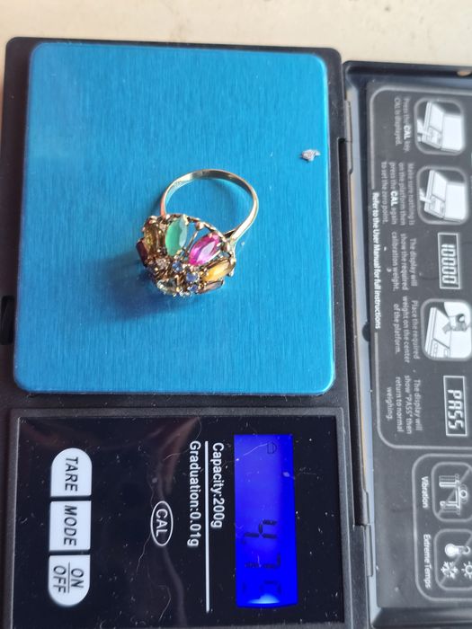 Złoty pierścionek antyk, szafiry, kopuła, złoto na prezent