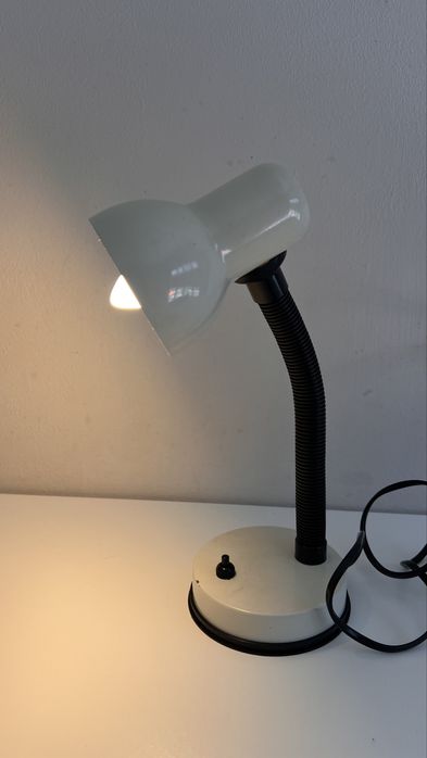 Candeeiro mesa pequeno vintage metal