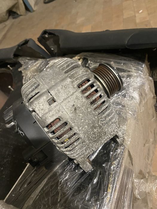 Генератор Skoda tour 1.8