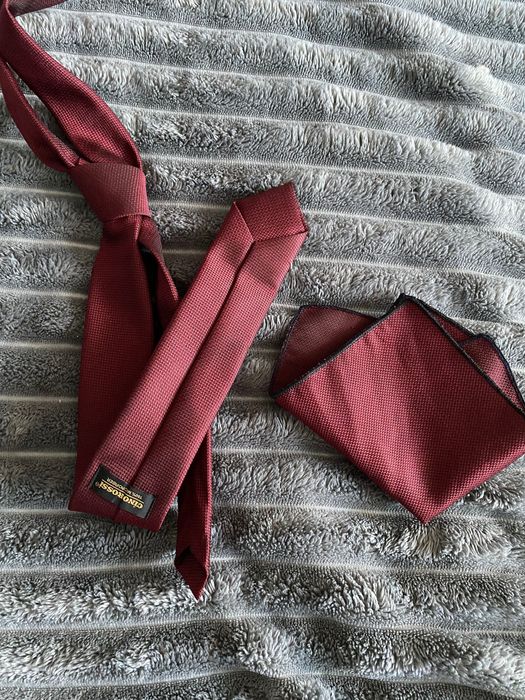 Набір: краватка та нагрудна хустинка