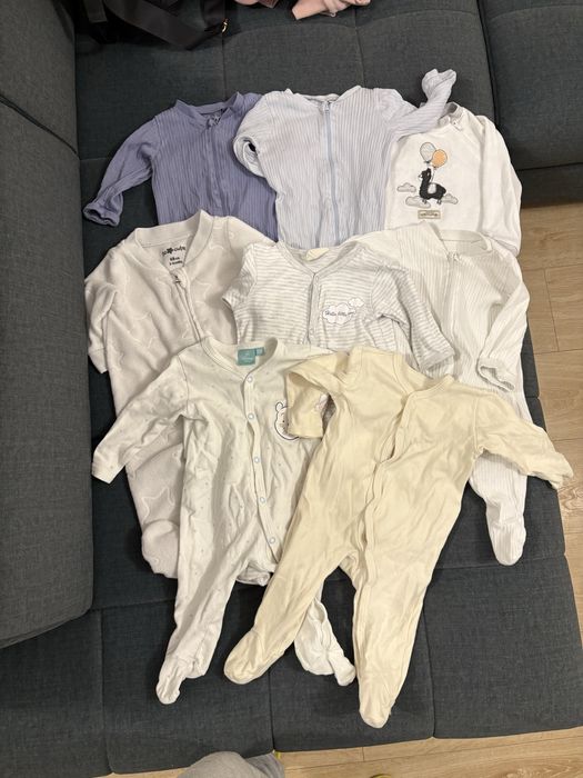 Ubrania niemowlęce r.68