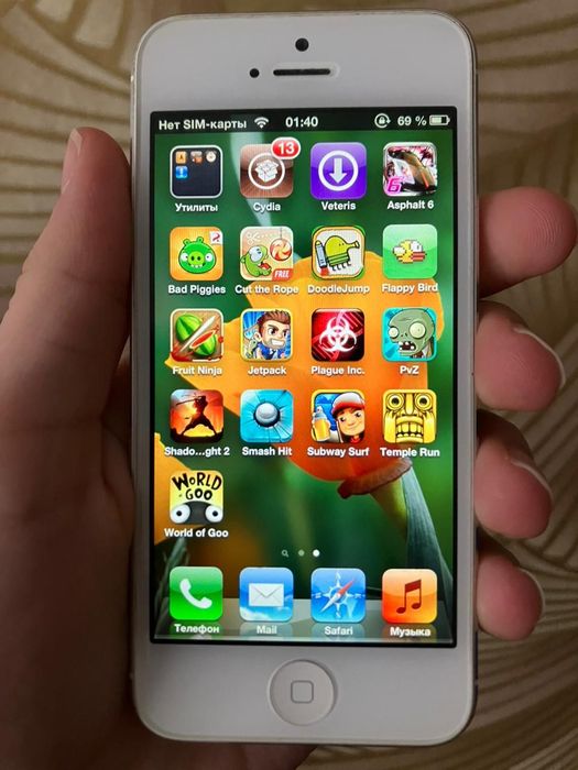 iPhone 5 16GB White A1428  +навушники apple