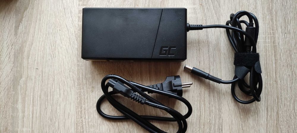 Zasilacz Green Cell PRO model AD106P AC:19.5V/12.3A DC:7.4*5.0mm(dell)