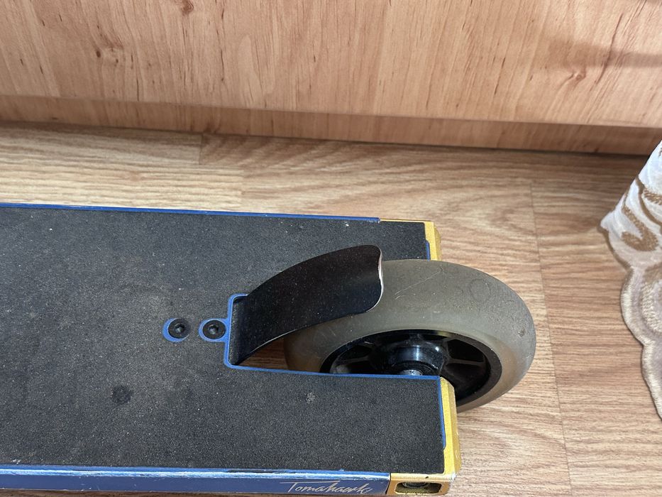 Трюковий самокат North Tomahawk