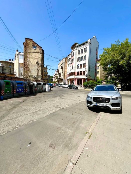 Продаж Офісу 5-кім. кв. вул. Костомарова-І. Франк-Новобудова.