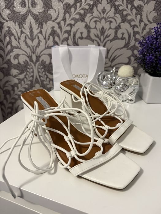 Босоніжки мешти туфлі