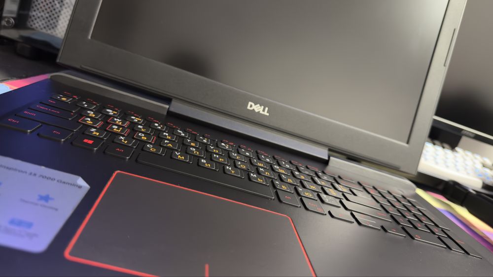 Ігровий ноутбук Dell Inspirion 15-7577