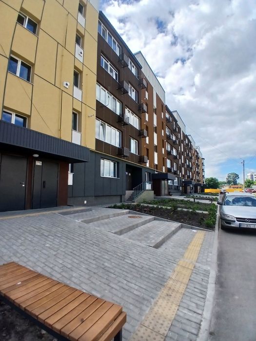Продаж 2-х кімнатної квартири+ земельна  ділянка.Бородянка.