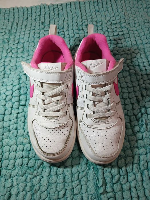 Кроссовки на девочку,фирма Nike