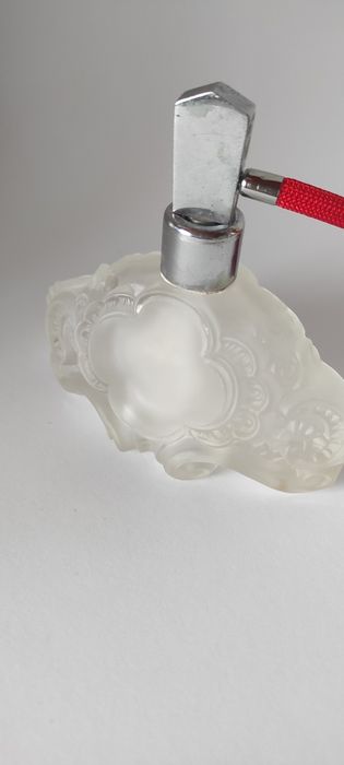 Perfumetka Schlevogt z lat 30-tych ubiegłego wieku. Ideał