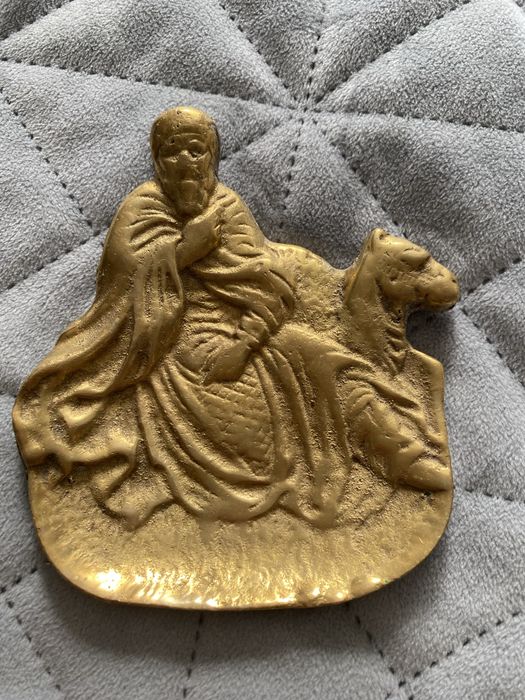 Латунный барельеф восточный всадник