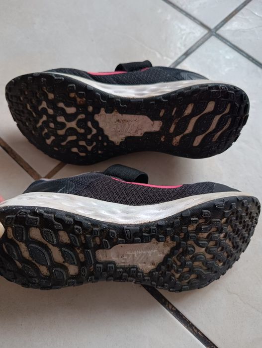 Adidasy buty dziewczęce Nike rozmiar 35